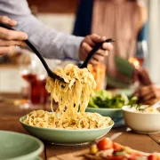 Nutricionistkinja o prehrani: 'Sasvim je ok jesti tjesteninu i ugljikohidrate'