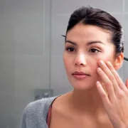 Vitamin C je hit sastojak u njezi kože – izdvojile smo sjajne serume s njim