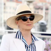 Meryl Streep pokazala savršenu ljetnu kombinaciju s bijelim odijelom