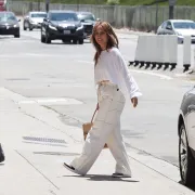 Bijele hlače su pravi ljetni klasik – pronašle smo trendi modele za toplije dane
