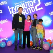 Premijera hrvatske sinkronizacije popularnog animiranog nastavka "Izvrnuto obrnuto 2" studija Disney i Pixar okupila brojne fanove i poznate osobe