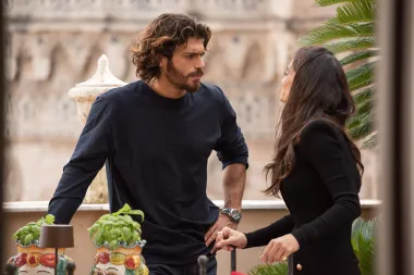 U ljetnoj hit seriji 'Viola boje mora' turski zavodnik Can Yaman ostvario prvu ulogu na talijanskom jeziku!