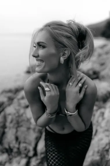 Ivana Mišerić u senzualnoj modnoj kampanji za Karat Jewelry, s kojom ljeto službeno može početi!