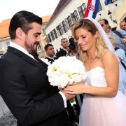 Antonija Blaće i suprug slave godišnjicu braka, a fotografije podsjetile na prekrasnu vjenčanicu