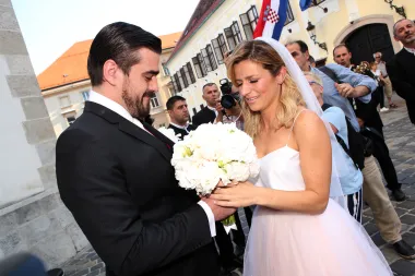Antonija Blaće i suprug slave godišnjicu braka, a fotografije podsjetile na prekrasnu vjenčanicu