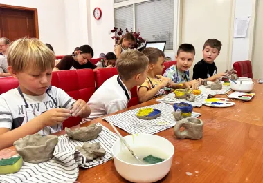 Uz potporu Favbet Foundationa održana je besplatna radionica keramike za ukrajinsku djecu u Zagrebu