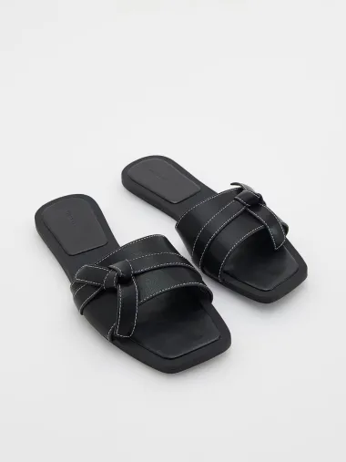 Modeli koji će začiniti svaki look: Drukčije natikače i sandale sa sniženja