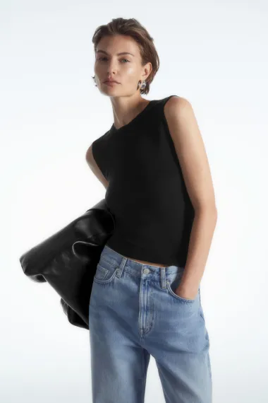 Majica bez rukava ključan je komad za ljeto - evo gdje kupiti najbolje modele