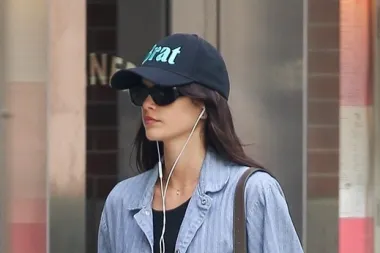Trend alert: Ovo ljeto zvijezde nose šilterice uz ležerne kombinacije