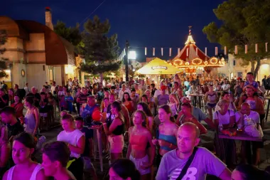 Tematsko-zabavni i vodeni park Vas poziva na nezaboravnu dvodnevnu feštu!