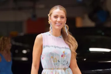 Blake Lively opet poput najljepše princeze u savršenoj haljini s nojevim perjem