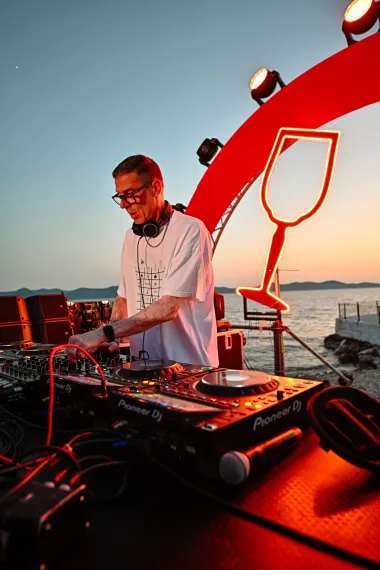 Sunset in a glass event i popularni The Shapeshifters pripremili spektakl