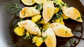Recept za punjene lignje s pršutom i sirom za ljubitelje ribe i mesa