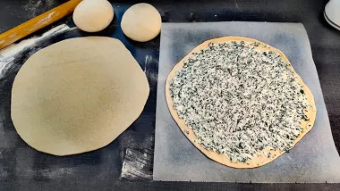 Recept s fotografijama za ukusnu zvijezdu od svježeg sira i špinata