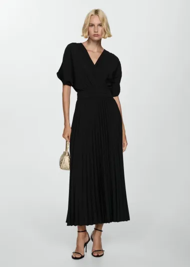 Crne haljine za svaki dan - stylish modeli iz novih kolekcija