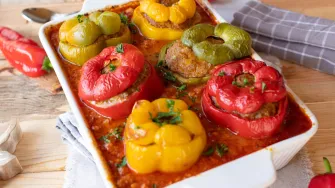 Okusi djetinjstva: Recept za najbolje punjene paprike iz pećnice