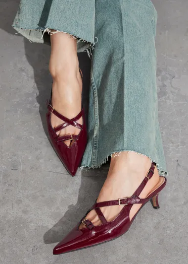 Tamno crvena je boja jeseni – uz ove elegantne komade svaki će look djelovati skupocjeno