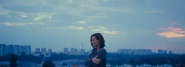 Nika Turković izbacila spot za novu pjesmu 'tvoja', sretnu ljubavnu priču