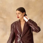 Glamur na usnama: Ruževi u boji vina ključni su beauty trend ove jeseni