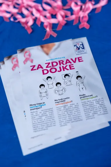 Ružičasta povorka podrške obilježila 25. Dan ružičaste vrpce