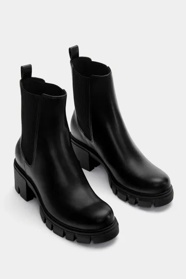 Najbolje crne gležnjače po povoljnim cijenama za stylish jesenske kombinacije
