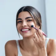 Maskara je postala višak - novi beauty trend naglašava ruž i sjenilo
