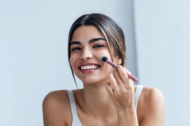 Maskara je postala višak - novi beauty trend naglašava ruž i sjenilo