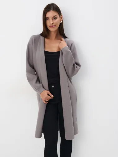 Topli, mekani i chic: Dugi kardigani kao ključni komad jesenske garderobe