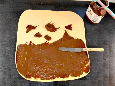 Recept u fotografijama za najmekše rolice punjene  čokoladnim namazom