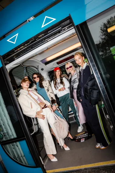 Zagrebački tramvaj kao modna pista u pokretu? Ovo se ne viđa svaki dan!