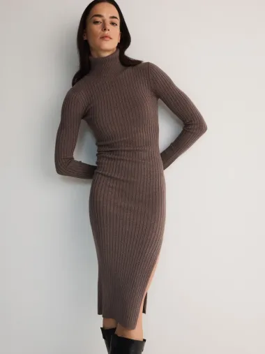 Midi haljine u tamnijim nijansama elegantan su izbor za hladnije dane