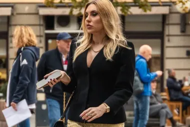 Liječnica Petra Meštrić oduševila u crno-zlatnoj kombinaciji za različite prilike