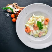 Brzi ručak - losos u kremastom umaku s njokima
