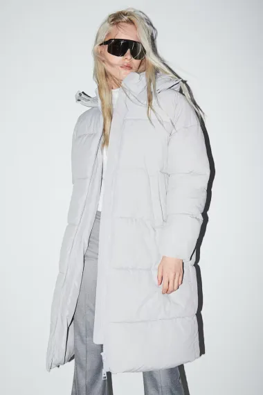 Duge puffer jakne: Must-have komad za hladne zimske dane