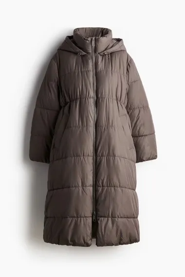 Duge puffer jakne: Must-have komad za hladne zimske dane