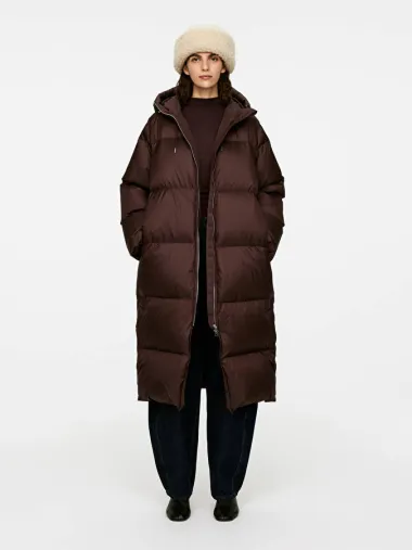 Duge puffer jakne: Must-have komad za hladne zimske dane