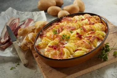 Okusi tradicije na tanjuru - složenac od kiselog kupusa, slanine i krumpira