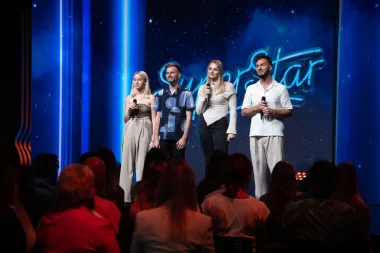 Umjesto deset, odabrano dvanaest veličanstvenih koji će nastupati u live emisijama