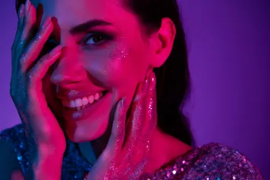 Usne u prvom planu: Ruževi s glitterom za savršeni blagdanski make-up look