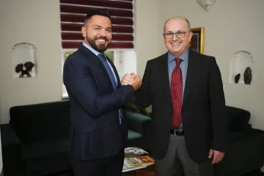 Nova mlada snaga, dr. Johann Nemrava, stigao je u jednu od vodećih poliklinika za estetsku kirurgiju