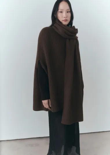 Komadi sa šalom osvojili su modnu scenu - donosimo najšarmantnije modele