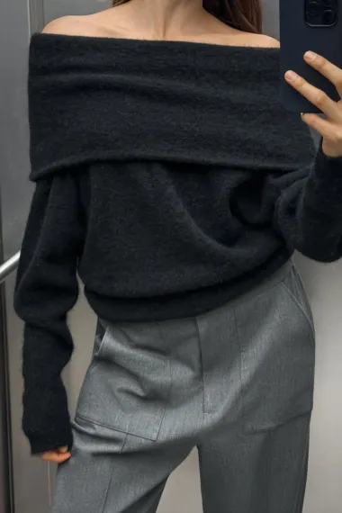 Spoj pletiva i golih ramena: Ženstveni modni trend koji dominira kolekcijama