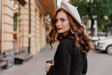 Brze zimske frizure 'ispod kape' s kojima ćeš zadržati volumen
