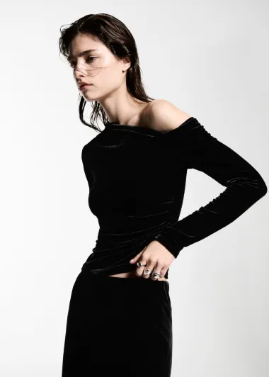 Baršun ove zime izgleda bolje nego ikad – Mango i Zara imaju prekrasne modele