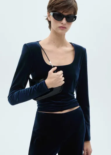 Baršun ove zime izgleda bolje nego ikad – Mango i Zara imaju prekrasne modele