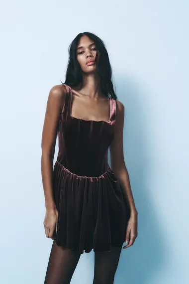Baršun ove zime izgleda bolje nego ikad – Mango i Zara imaju prekrasne modele