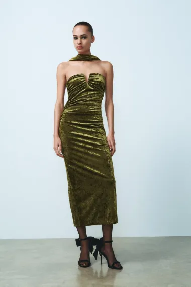 Baršun ove zime izgleda bolje nego ikad – Mango i Zara imaju prekrasne modele
