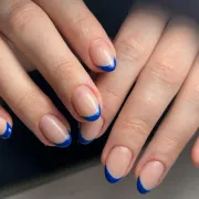 Ova elegantna manikura spaja dva najklasičnija trenda iz svijeta nail arta