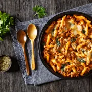Recept za kremastu zapečenu tjesteninu s tunom i sirom