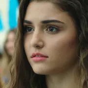 Što je sve na svom licu 'prepravljala' turska zvijezda Hande Erçel?